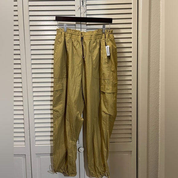 Old Navy Women’s Parachute Cargo Jogger High Rise StretchTech Ankle Pants - Picture 9 of 10